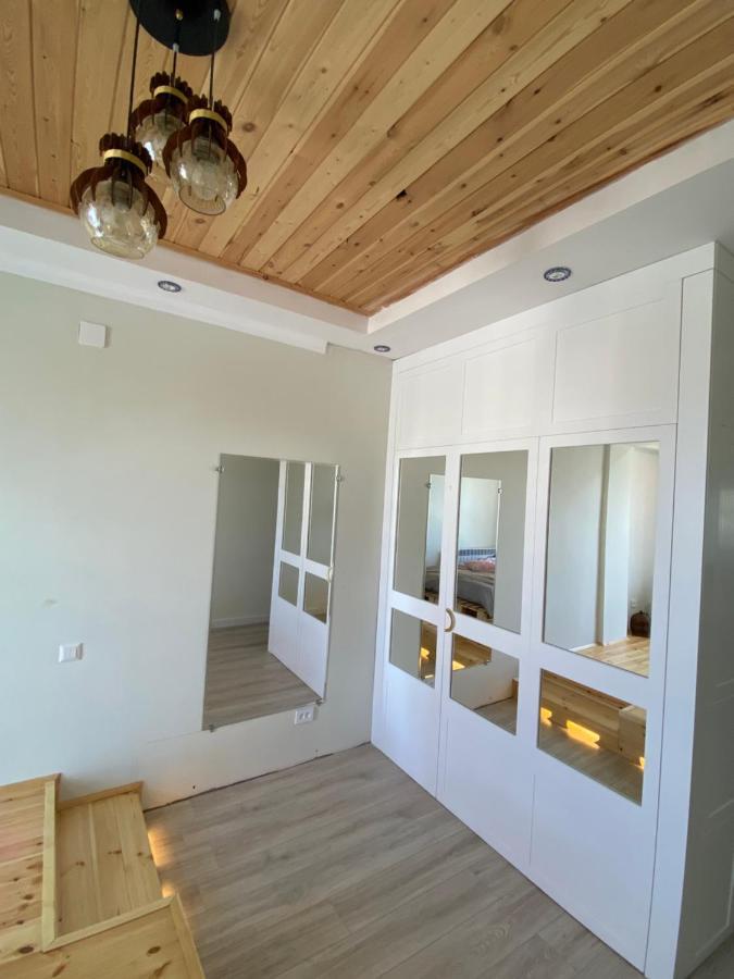 Bird'S Nest - Apartment In Downtown Karakol Ngoại thất bức ảnh